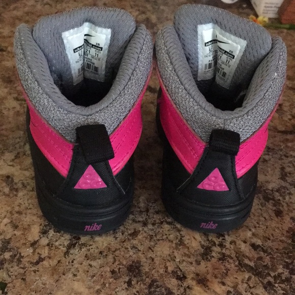 5c Nike boots good condition some normal wear - Picture 5 of 5